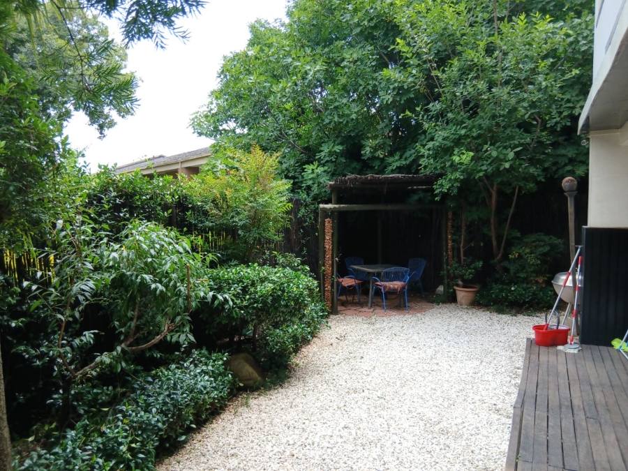 To Let 3 Bedroom Property for Rent in Illovo Gauteng