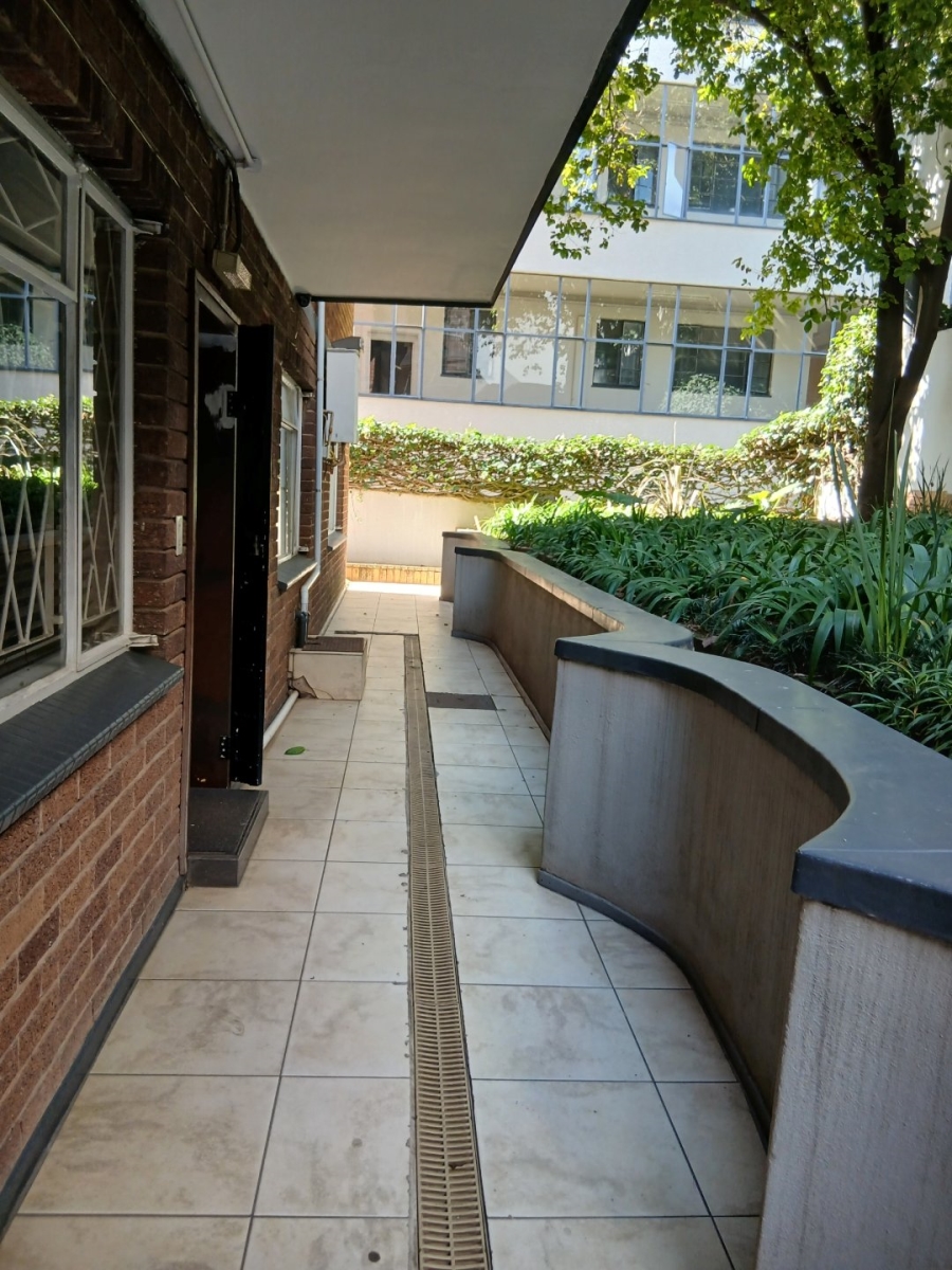 To Let 3 Bedroom Property for Rent in Illovo Gauteng