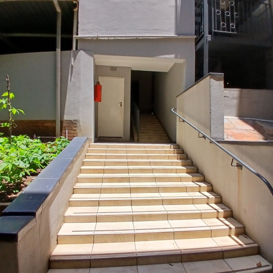 To Let 3 Bedroom Property for Rent in Illovo Gauteng