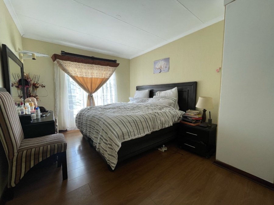 3 Bedroom Property for Sale in Faerie Glen Gauteng