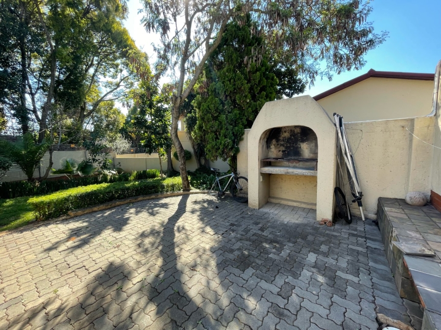 3 Bedroom Property for Sale in Faerie Glen Gauteng