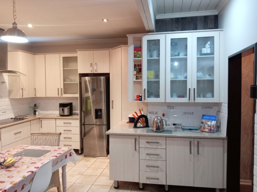 4 Bedroom Property for Sale in Riamar Park Gauteng