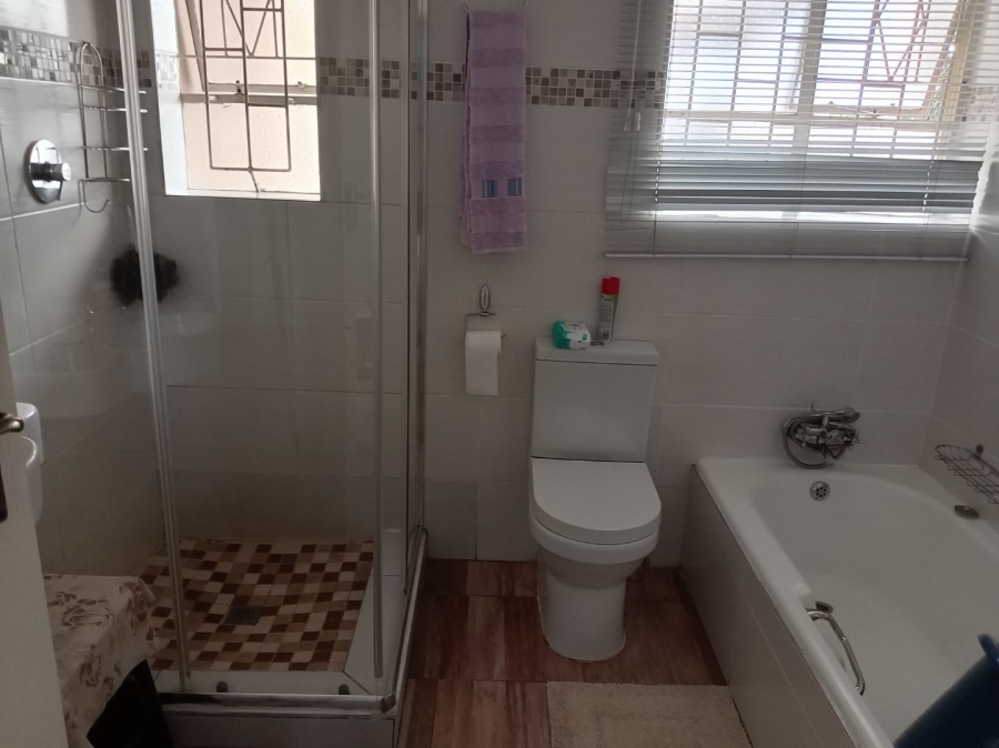 4 Bedroom Property for Sale in Riamar Park Gauteng