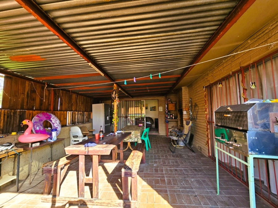 3 Bedroom Property for Sale in Dunnottar Gauteng