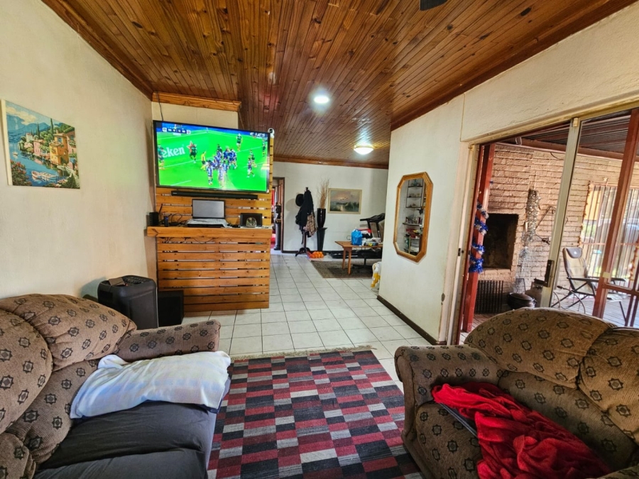 3 Bedroom Property for Sale in Dunnottar Gauteng
