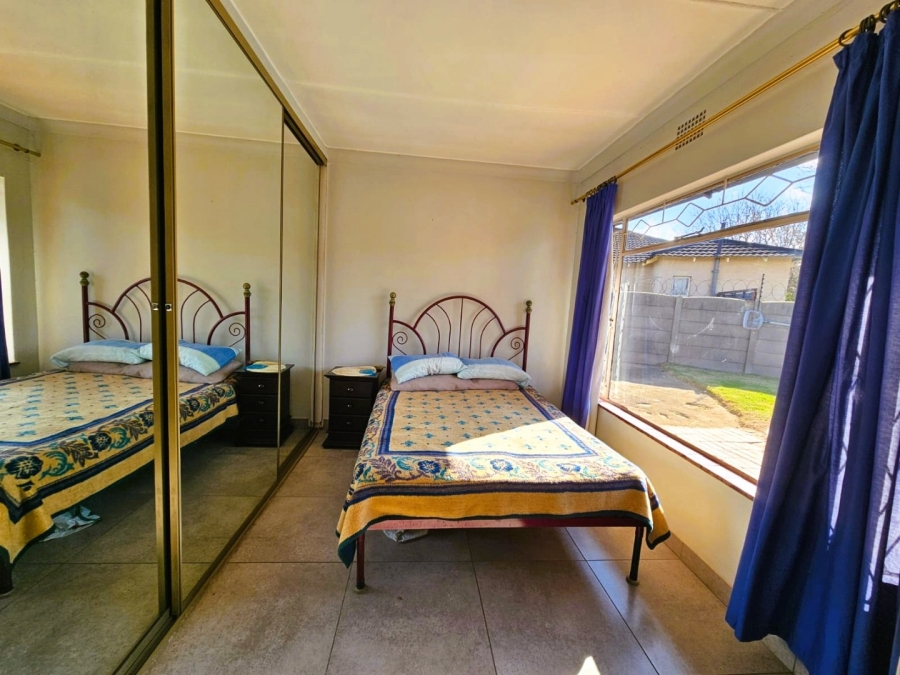 3 Bedroom Property for Sale in Dunnottar Gauteng