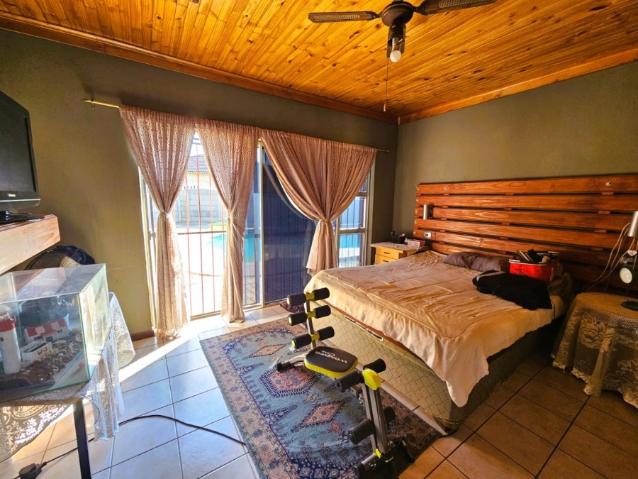 3 Bedroom Property for Sale in Dunnottar Gauteng