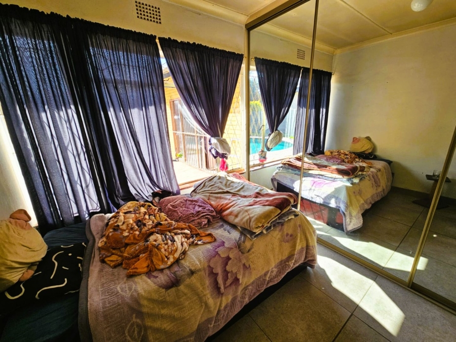 3 Bedroom Property for Sale in Dunnottar Gauteng