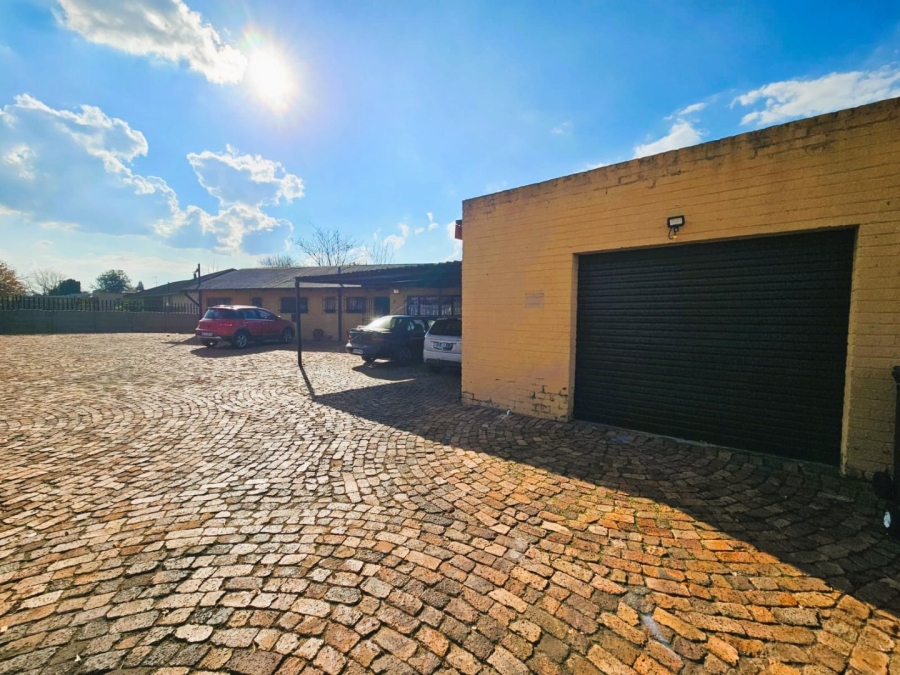 3 Bedroom Property for Sale in Dunnottar Gauteng