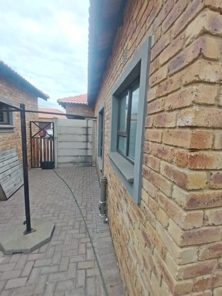 2 Bedroom Property for Sale in Riversdale Gauteng