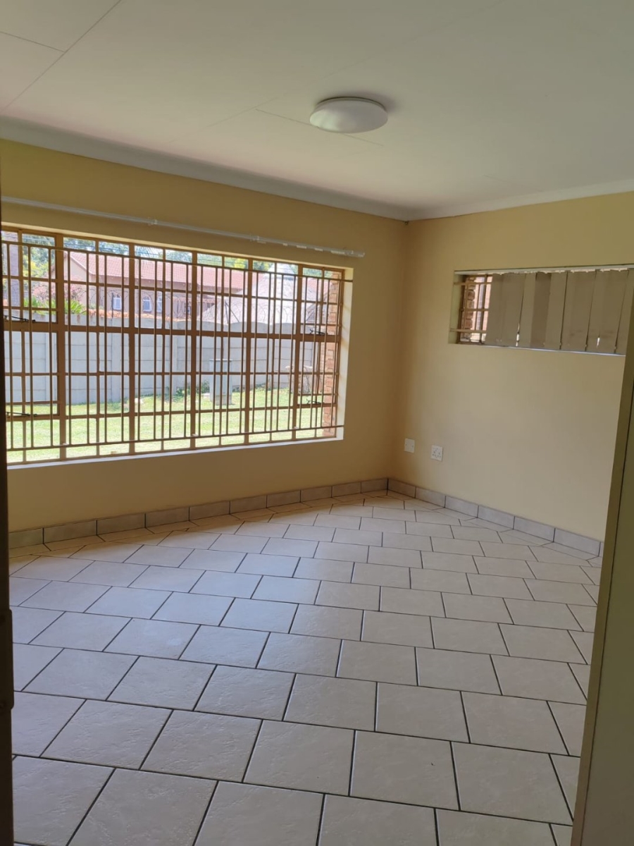 To Let 3 Bedroom Property for Rent in Beyers Park Gauteng