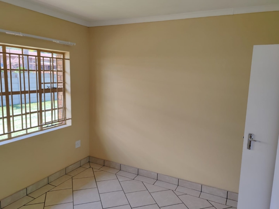To Let 3 Bedroom Property for Rent in Beyers Park Gauteng