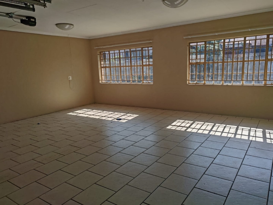 To Let 3 Bedroom Property for Rent in Beyers Park Gauteng
