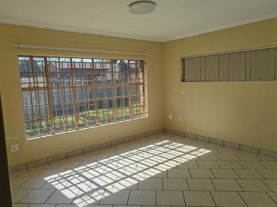 To Let 3 Bedroom Property for Rent in Beyers Park Gauteng