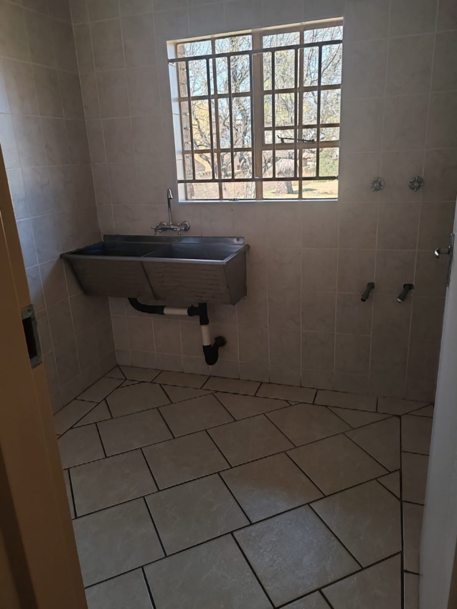 To Let 3 Bedroom Property for Rent in Beyers Park Gauteng