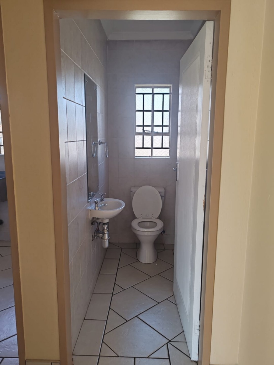 To Let 3 Bedroom Property for Rent in Beyers Park Gauteng