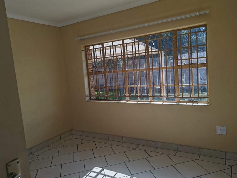 To Let 3 Bedroom Property for Rent in Beyers Park Gauteng