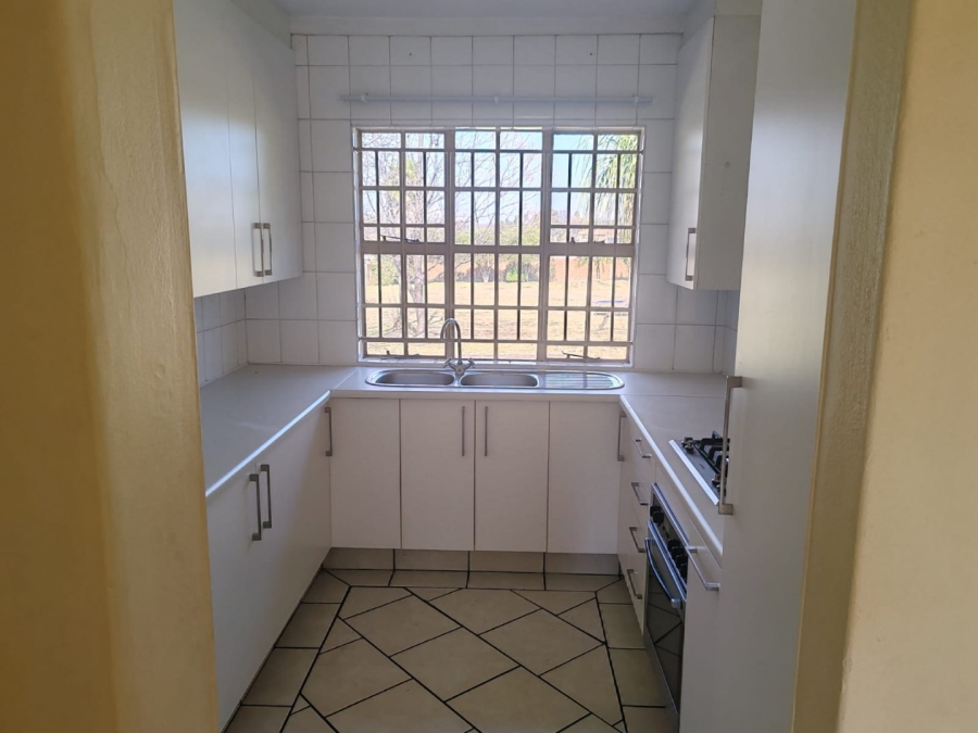 To Let 3 Bedroom Property for Rent in Beyers Park Gauteng