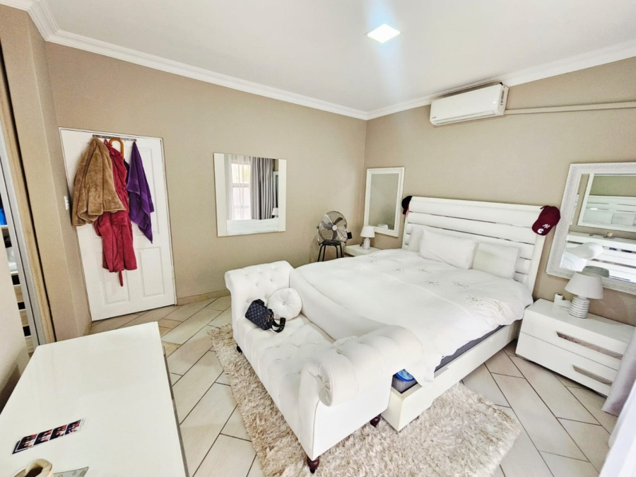 To Let 4 Bedroom Property for Rent in Monavoni Gauteng