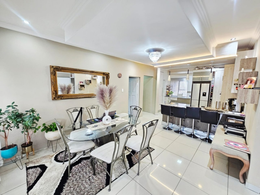 To Let 4 Bedroom Property for Rent in Monavoni Gauteng