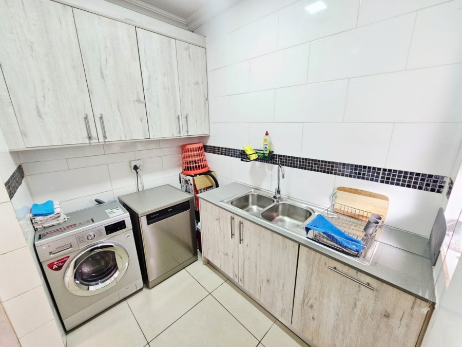 To Let 4 Bedroom Property for Rent in Monavoni Gauteng