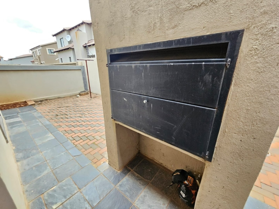 To Let 4 Bedroom Property for Rent in Monavoni Gauteng