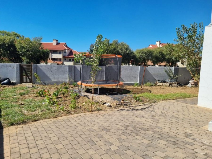 To Let 4 Bedroom Property for Rent in Savannah Country Estate Gauteng