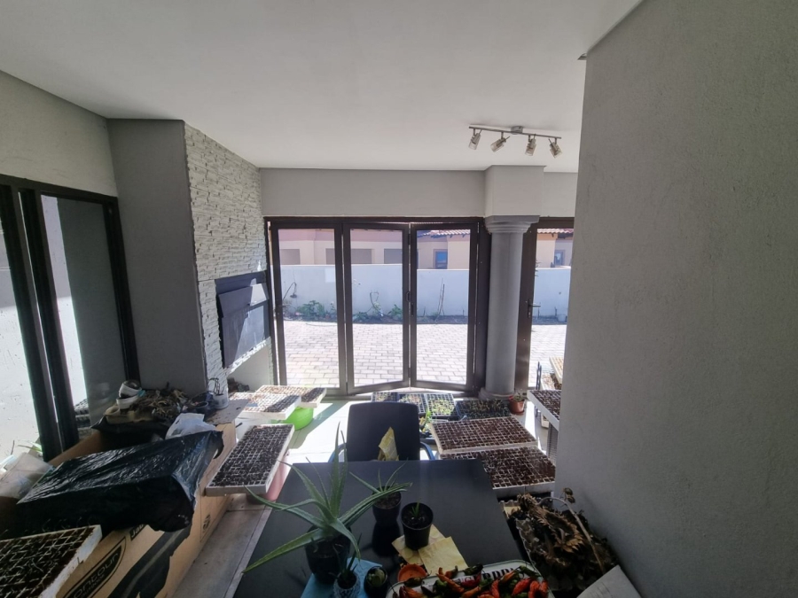 To Let 4 Bedroom Property for Rent in Savannah Country Estate Gauteng