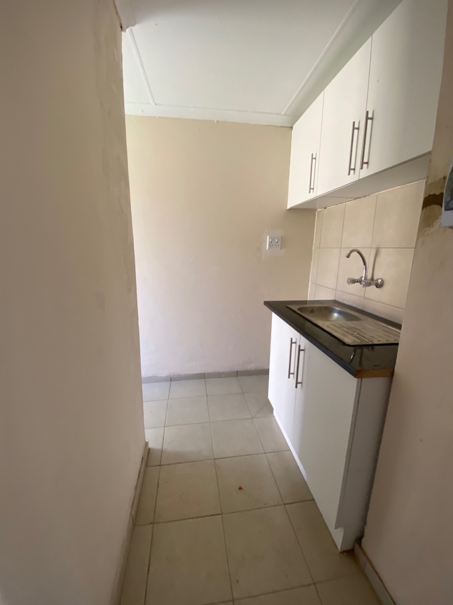 To Let  Bedroom Property for Rent in Rondebult Gauteng