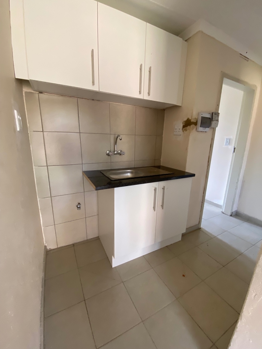 To Let  Bedroom Property for Rent in Rondebult Gauteng
