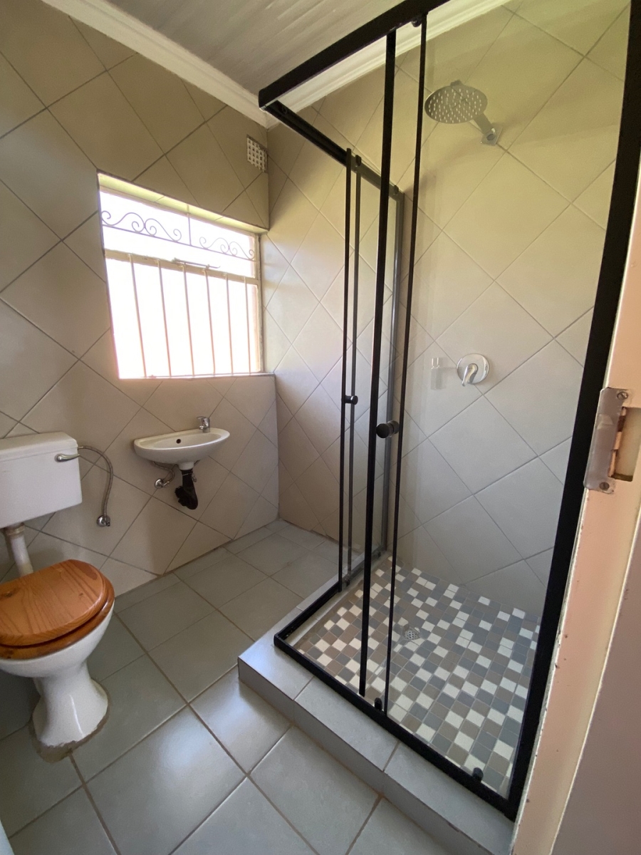 To Let  Bedroom Property for Rent in Rondebult Gauteng