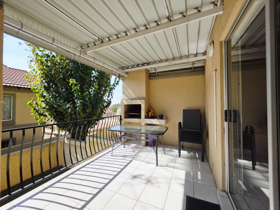2 Bedroom Property for Sale in La Montagne Gauteng