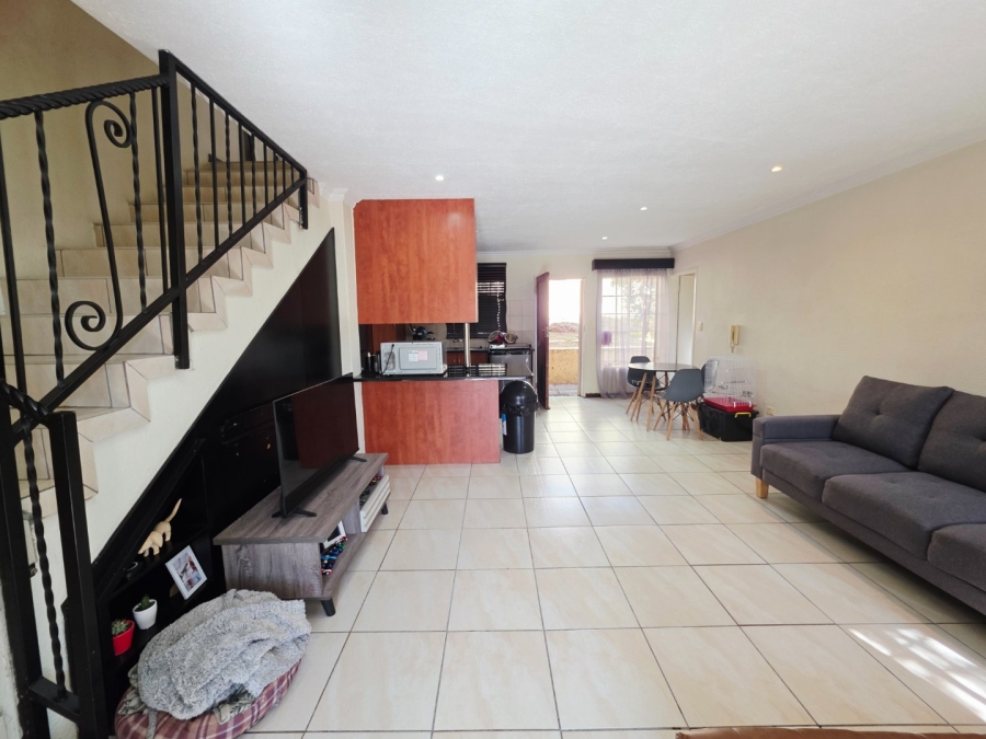 2 Bedroom Property for Sale in La Montagne Gauteng