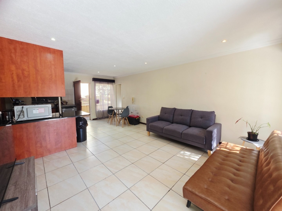 2 Bedroom Property for Sale in La Montagne Gauteng