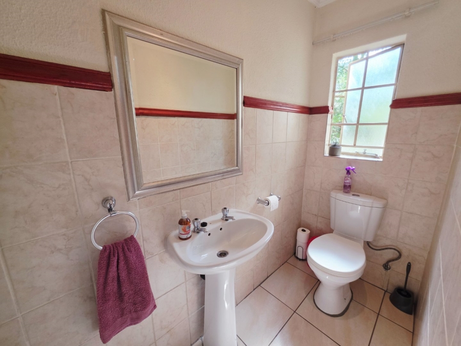 2 Bedroom Property for Sale in La Montagne Gauteng