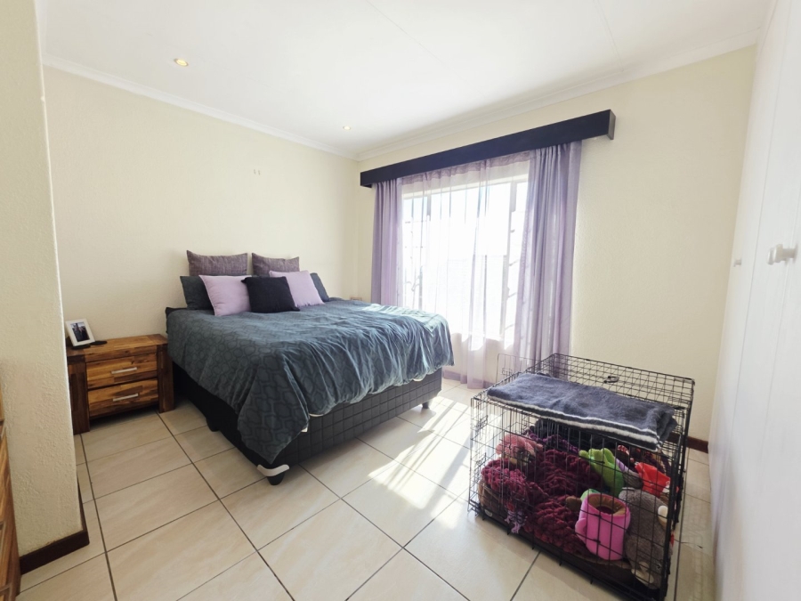 2 Bedroom Property for Sale in La Montagne Gauteng