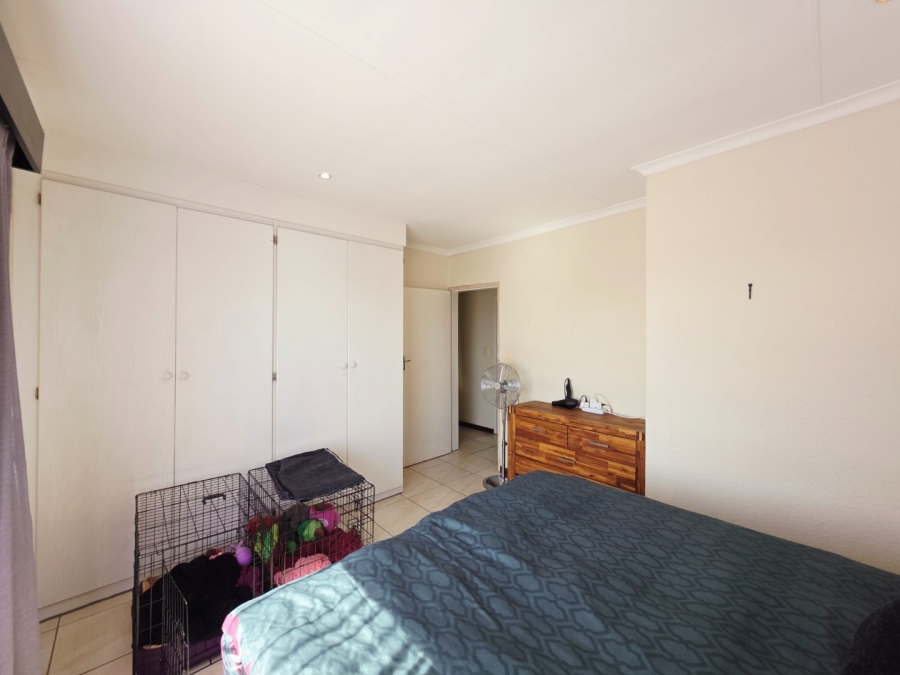 2 Bedroom Property for Sale in La Montagne Gauteng