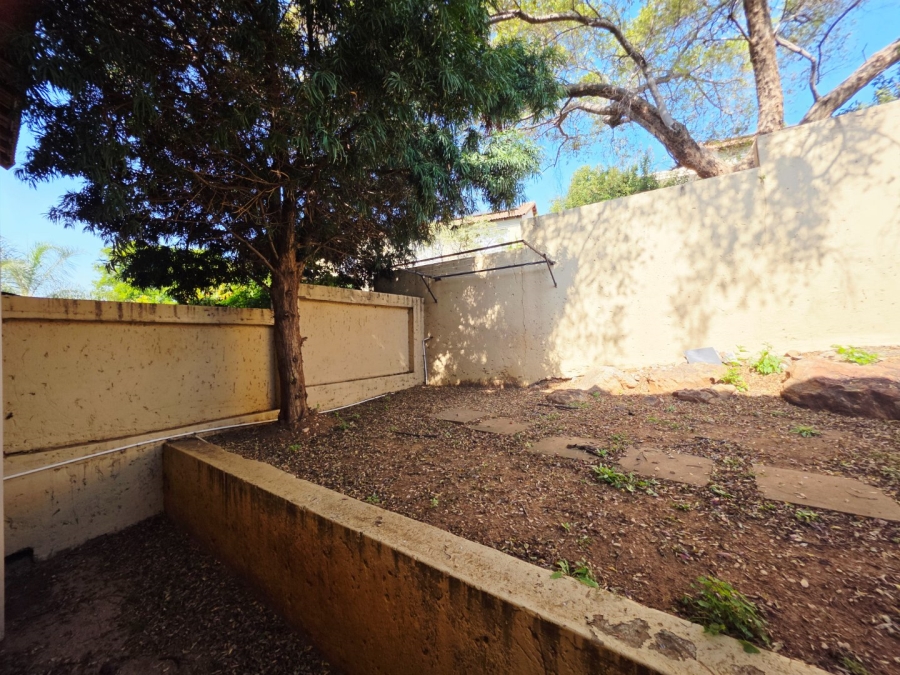 2 Bedroom Property for Sale in La Montagne Gauteng