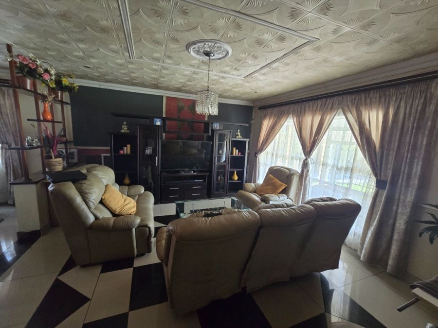 3 Bedroom Property for Sale in Rhodesfield Gauteng