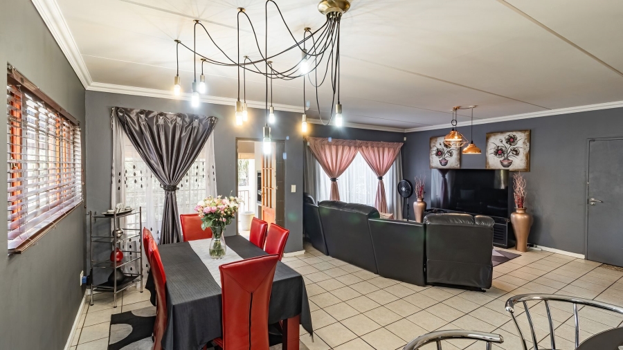 3 Bedroom Property for Sale in Bassonia Gauteng