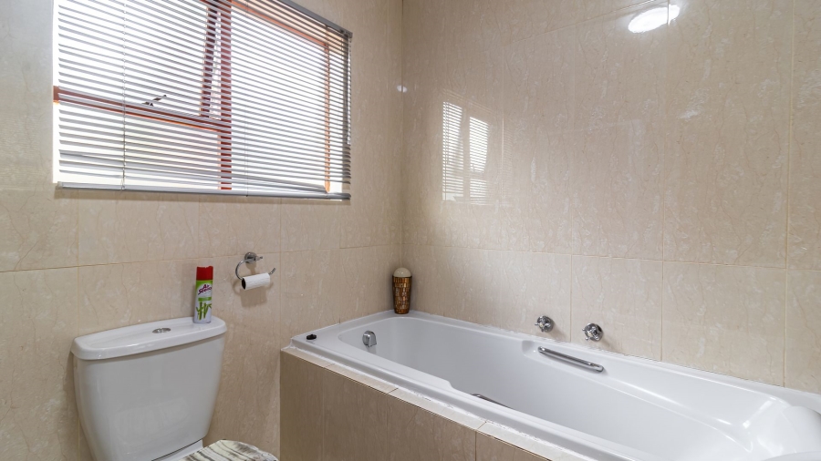 3 Bedroom Property for Sale in Bassonia Gauteng