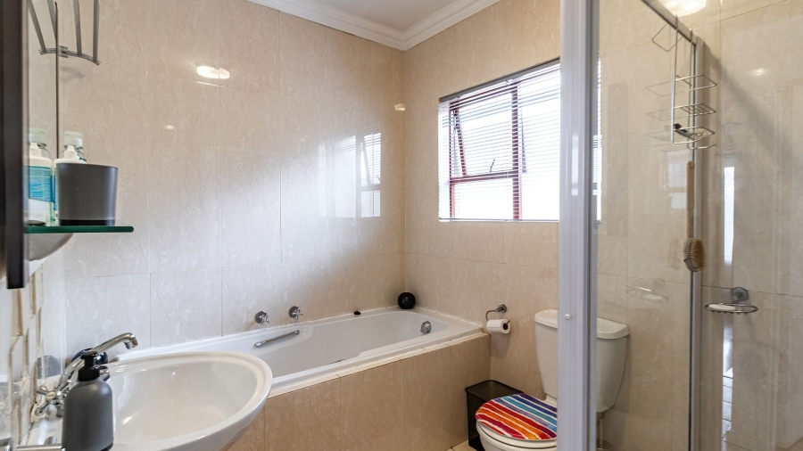 3 Bedroom Property for Sale in Bassonia Gauteng