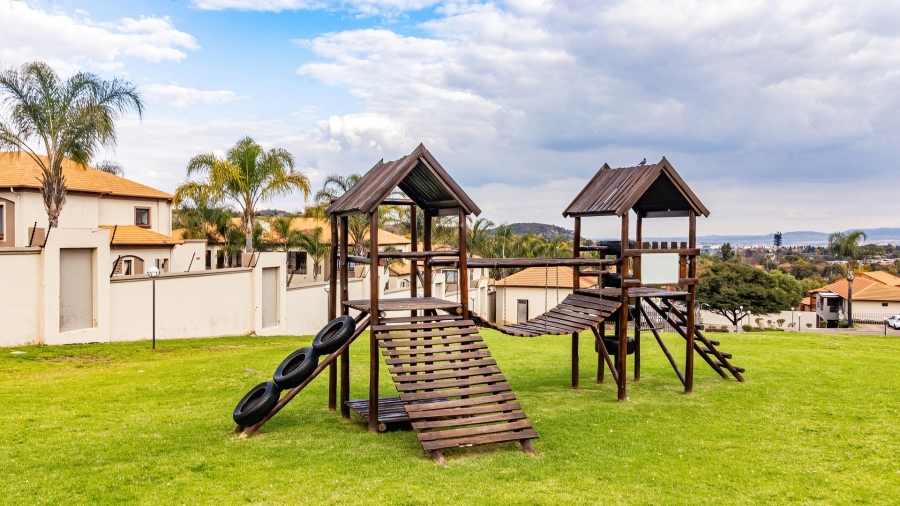 3 Bedroom Property for Sale in Bassonia Gauteng