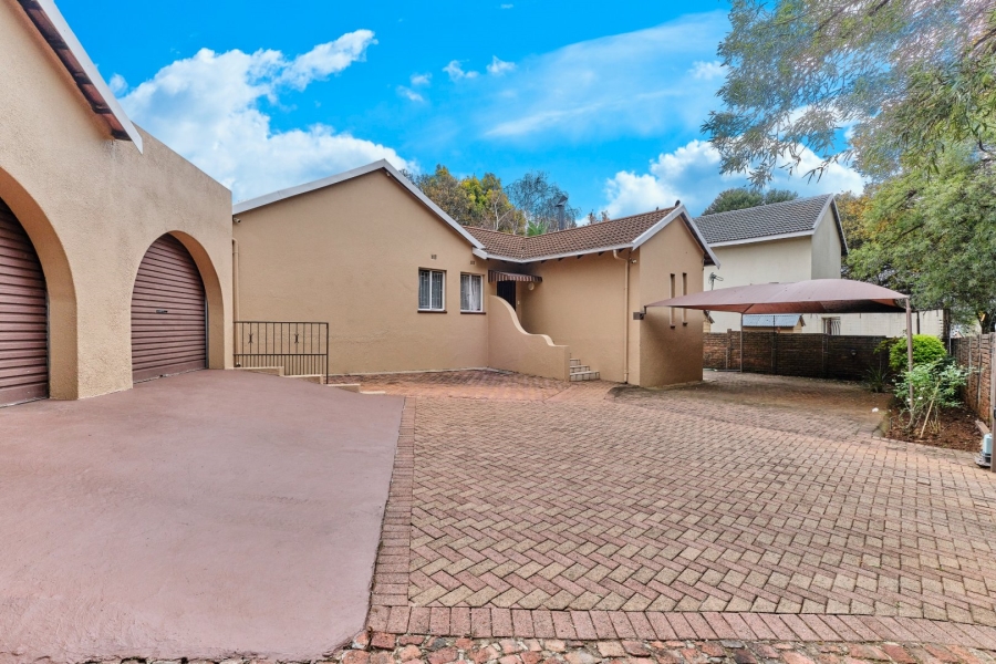 3 Bedroom Property for Sale in Weltevreden Park Gauteng