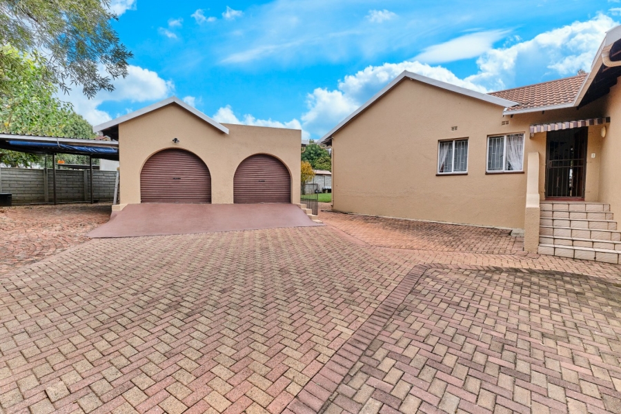 3 Bedroom Property for Sale in Weltevreden Park Gauteng