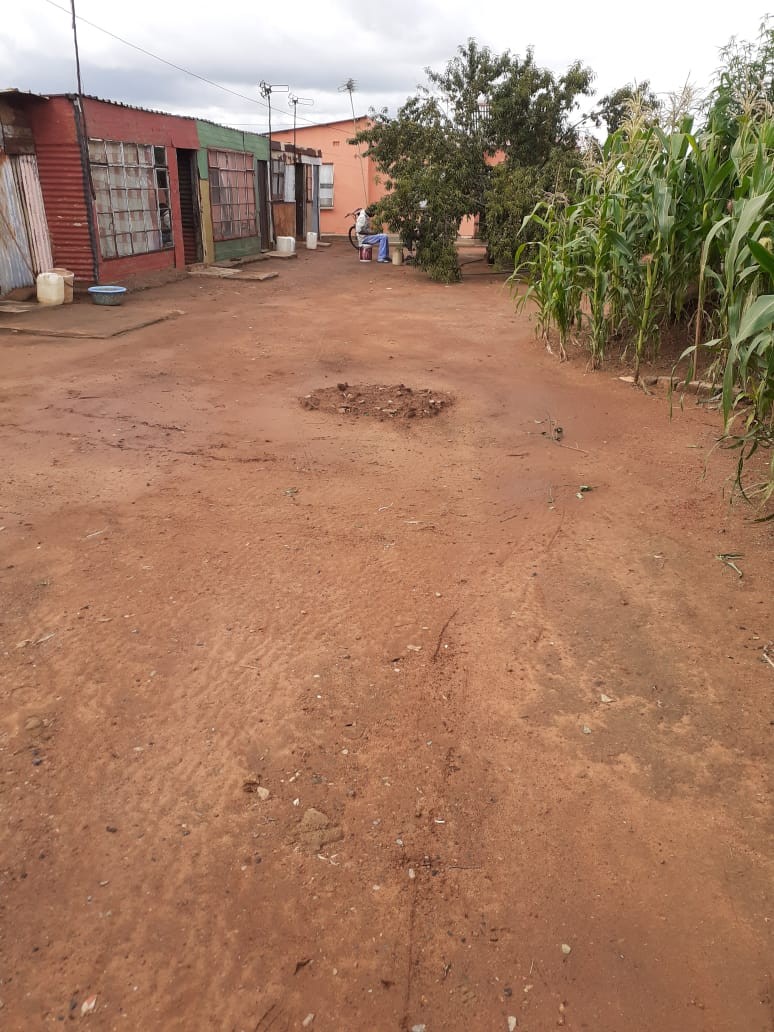 2 Bedroom Property for Sale in Etwatwa Gauteng