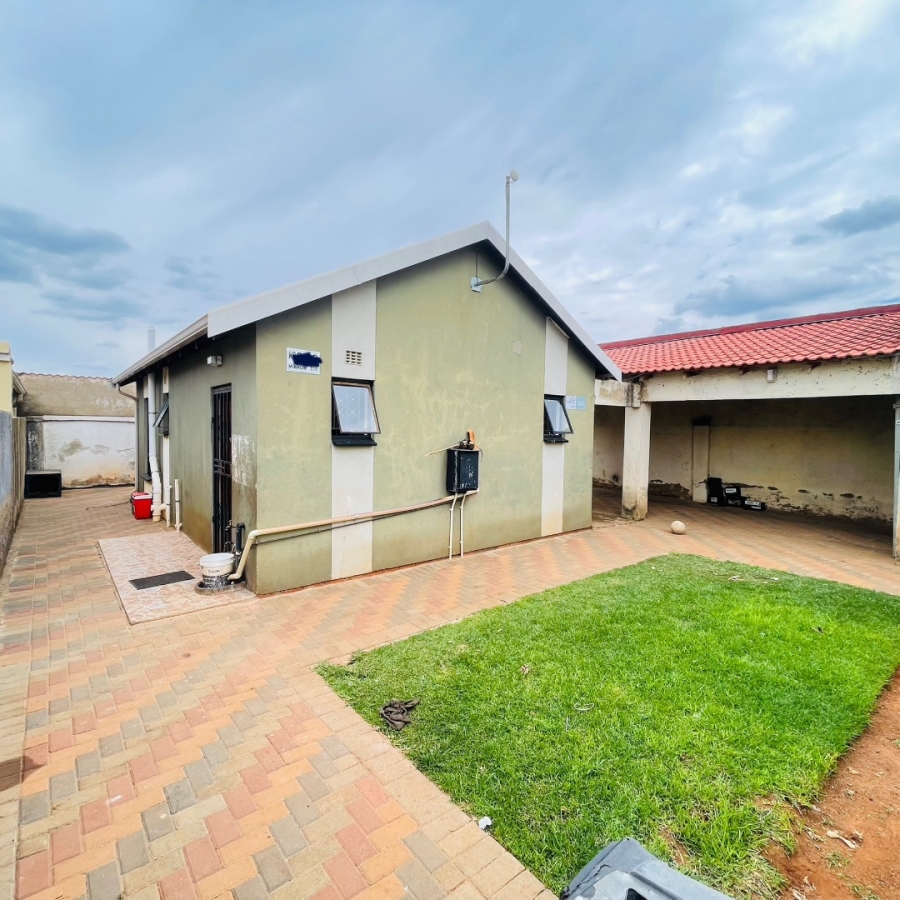 2 Bedroom Property for Sale in Sky City Gauteng