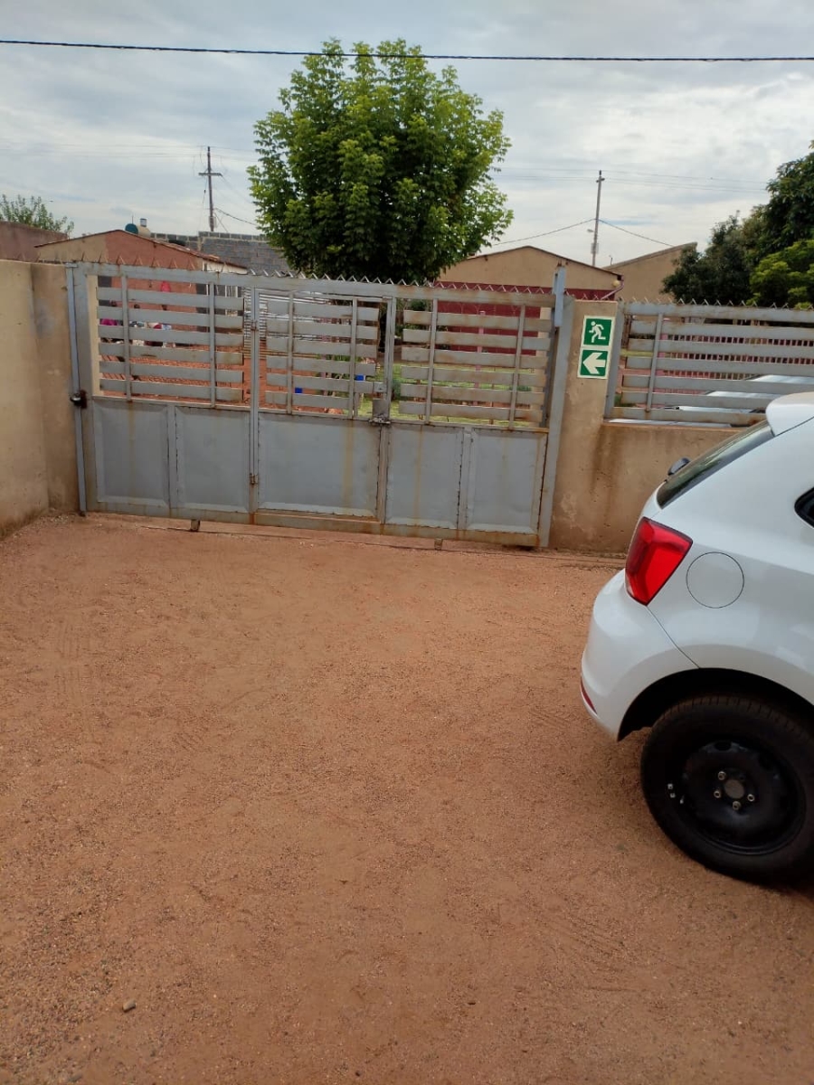2 Bedroom Property for Sale in Roodekop Gauteng
