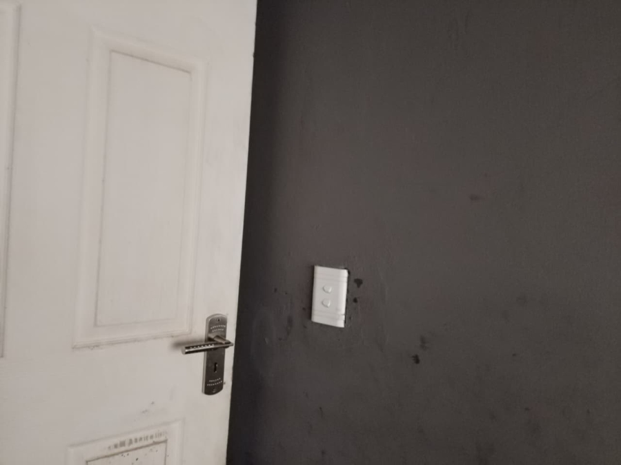 2 Bedroom Property for Sale in Roodekop Gauteng