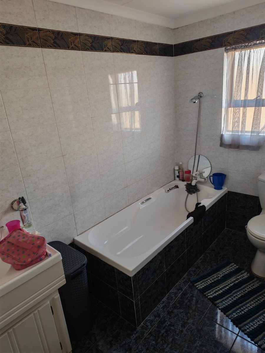 2 Bedroom Property for Sale in Vanderbijlpark SW 5 Gauteng